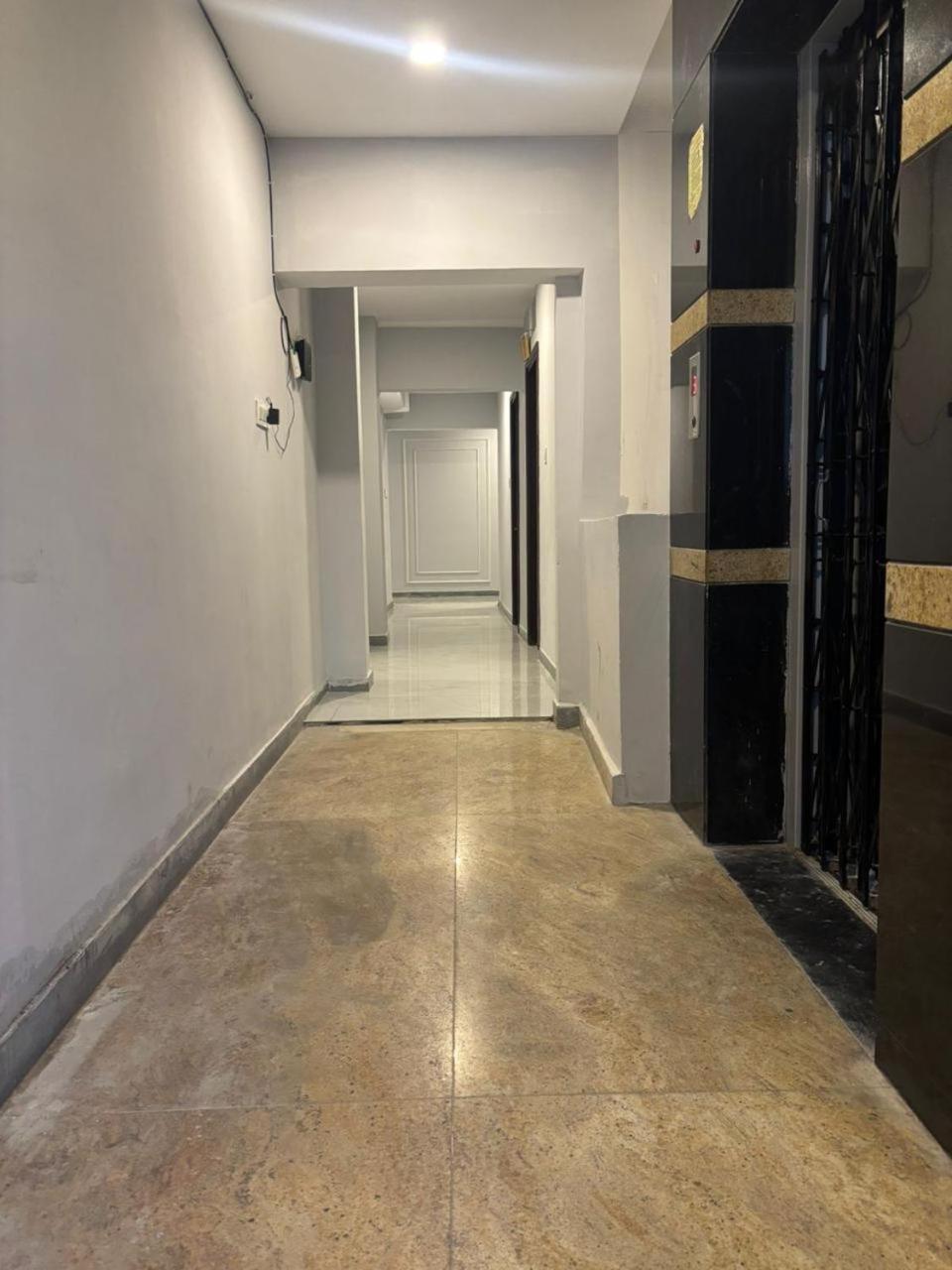 V Paradise Hotel Varanasi Exterior photo